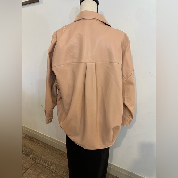 French Connection Medium Peach Button-Up Shirt Pleather Shacket - Picture 3 of 6
